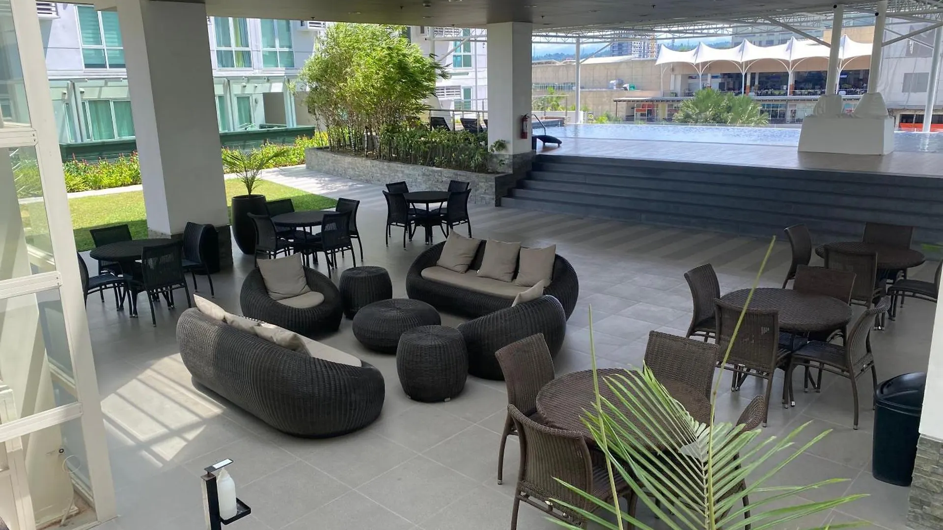 Abreeza Place T1-1702 Davao City Filippinerna