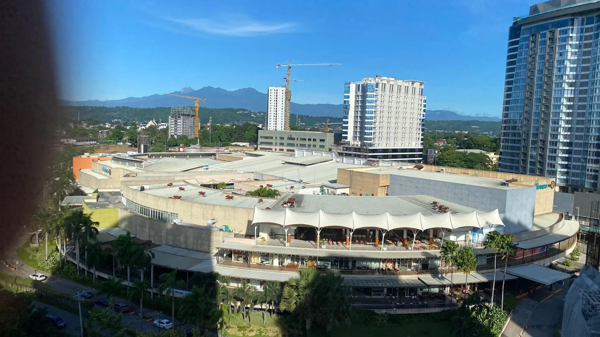 Abreeza Place T1-1702 Davao City Lägenhetshotell